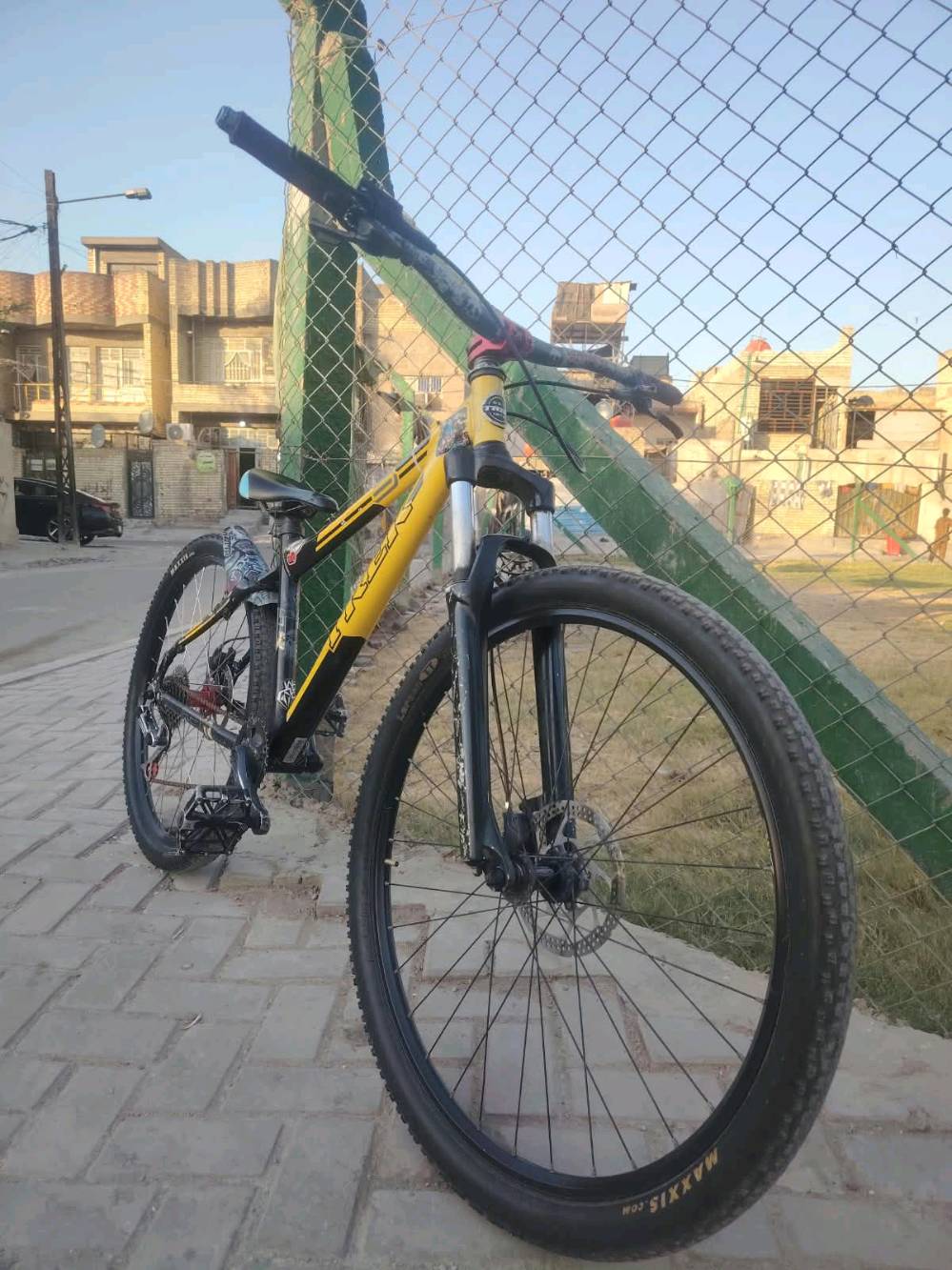 السلام عليكم دراجة نوع جبلي ماركه ترك  أمريكي غني عن التعريف البايسكل كامل تزويد النضافة شوفت عينكم 

معدن فول المنيوم 

                       سستم شيمانو DEORE 

                                                      كير شغال
دشالي8×2 

                   بريكات دهن هايدروليك mt200 

    
بطيخه طرب لون احمر 

الستيرن رياضي موشم 

الركبه رياضيه 

جاملغ موشم

تايرات ماكسزز



دبل فتح قفل                                                   نظام الويالة كمبليون

السعر270الف وبي مجال 

((العنوان/بغداد/مدينه الصدر