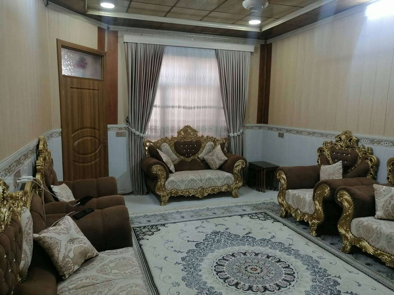 كنب ملكي • جديد • نظيف