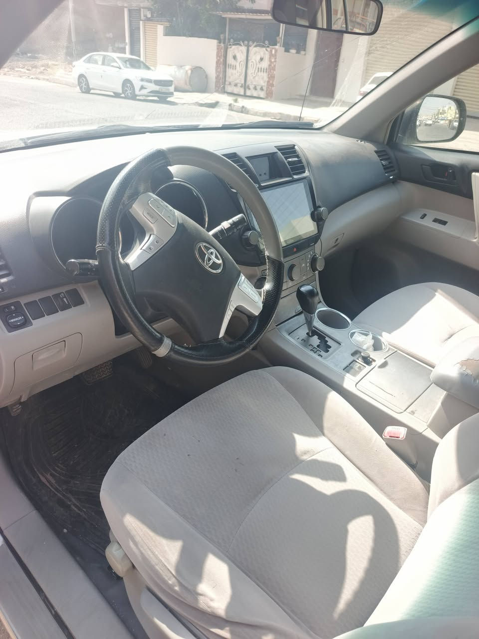 هايلندر 2009بدون صبغ محرك 6مرغوب بدون تكحيل كير محرك شرط مو مفتوح تحويل بشرط عليها غرامه 500$دولارينزل من سعر سيارا بدون اي مصرف سعر 110مجال ***********
