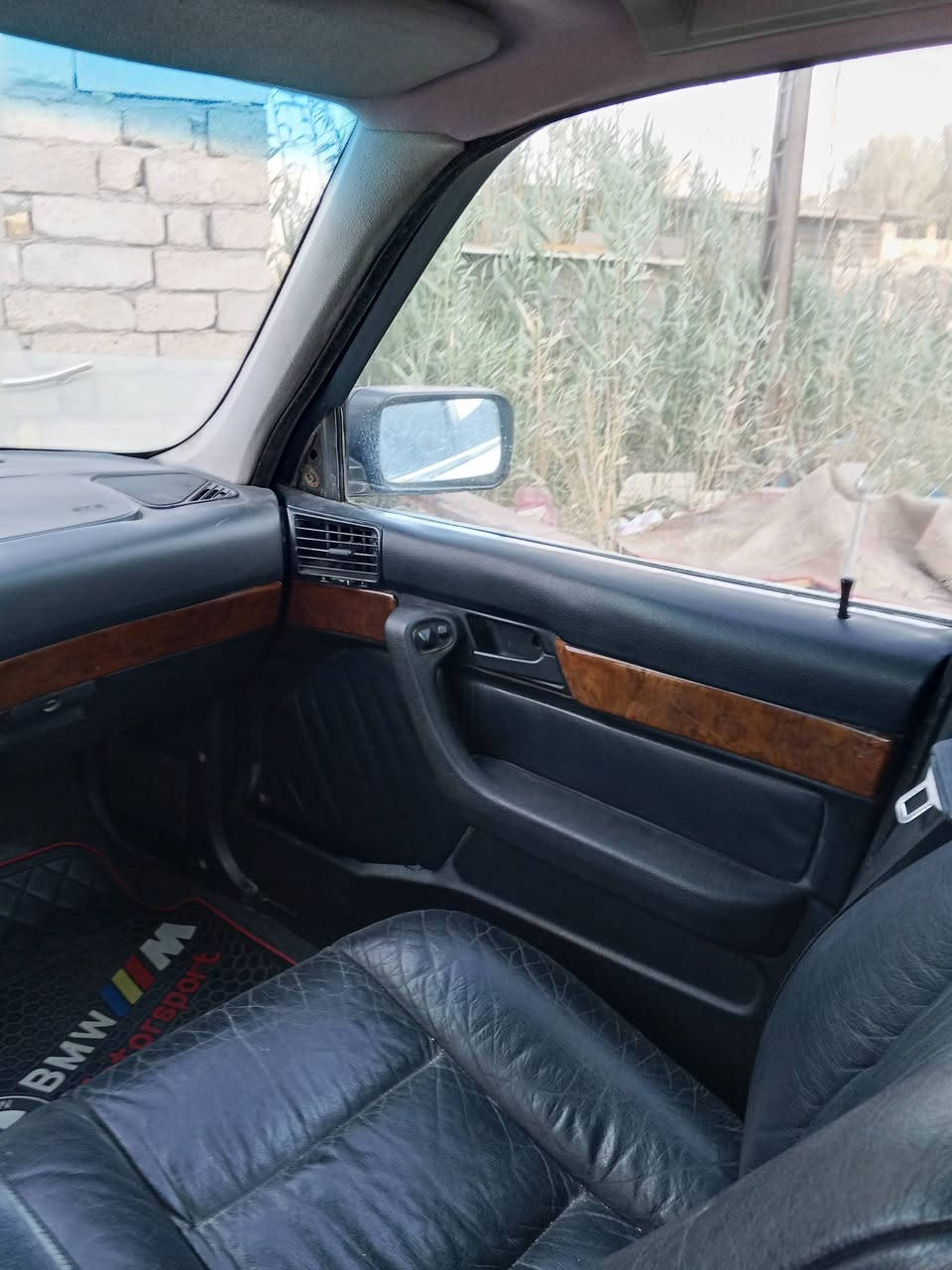 سلام عليكم بي ام 1991 سنويه لا 28 بيه مكينه تبخر والكير كلجاته تعبانه راعيه بل ناصريه مشروع وطني سعر 30 وبيه مجال سياره حلوه الرقم***********
