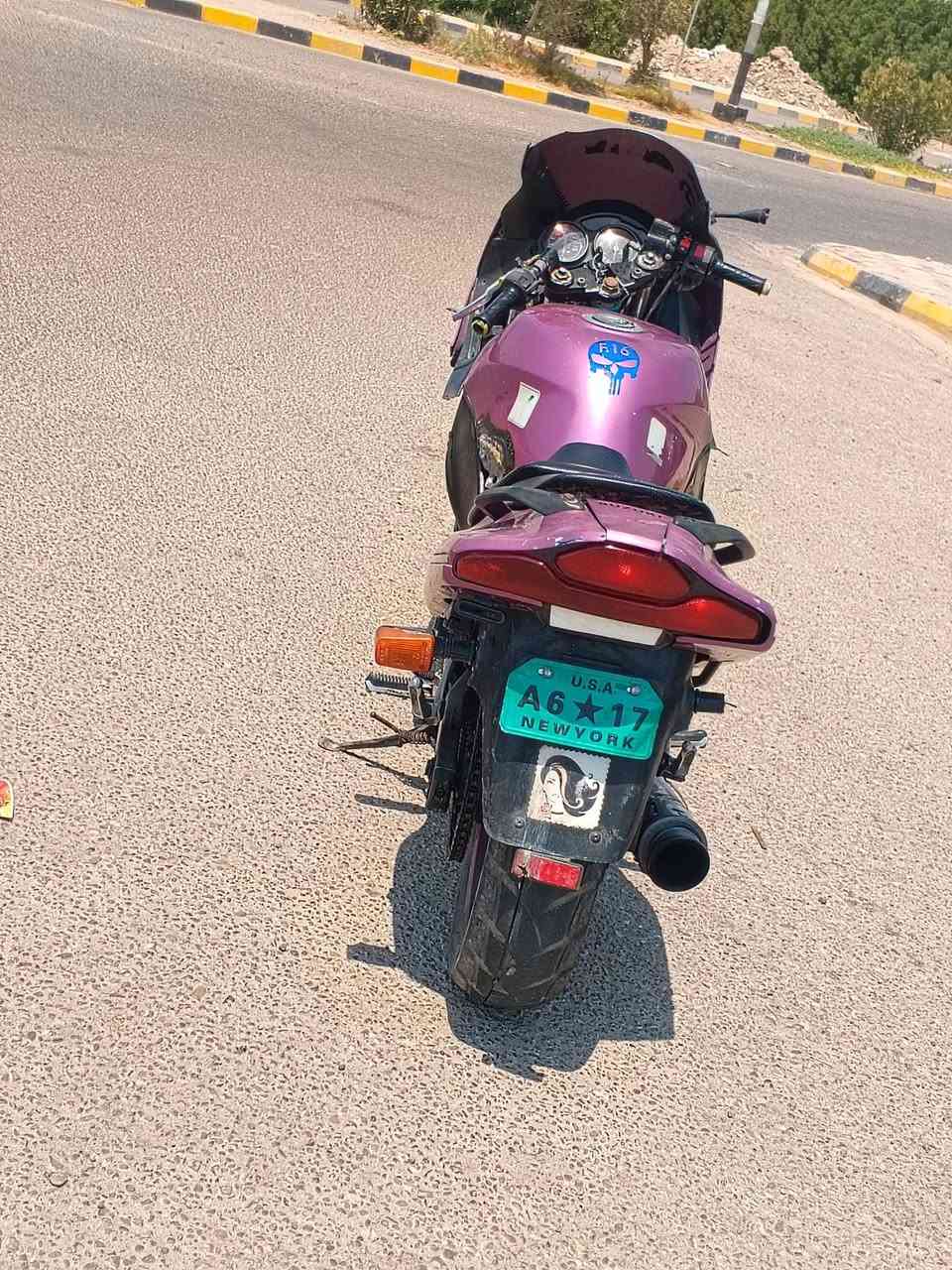 سلام عليكم بطح سيبي 400 البيع دراجه حلوه ونضيفه وشغاله من الطول الطول ما عوزه شي السعر600 وبيه مجالل قليل الاستفسار عله هاذه الرقم *********** العنوان ميسان المجر الكبير
