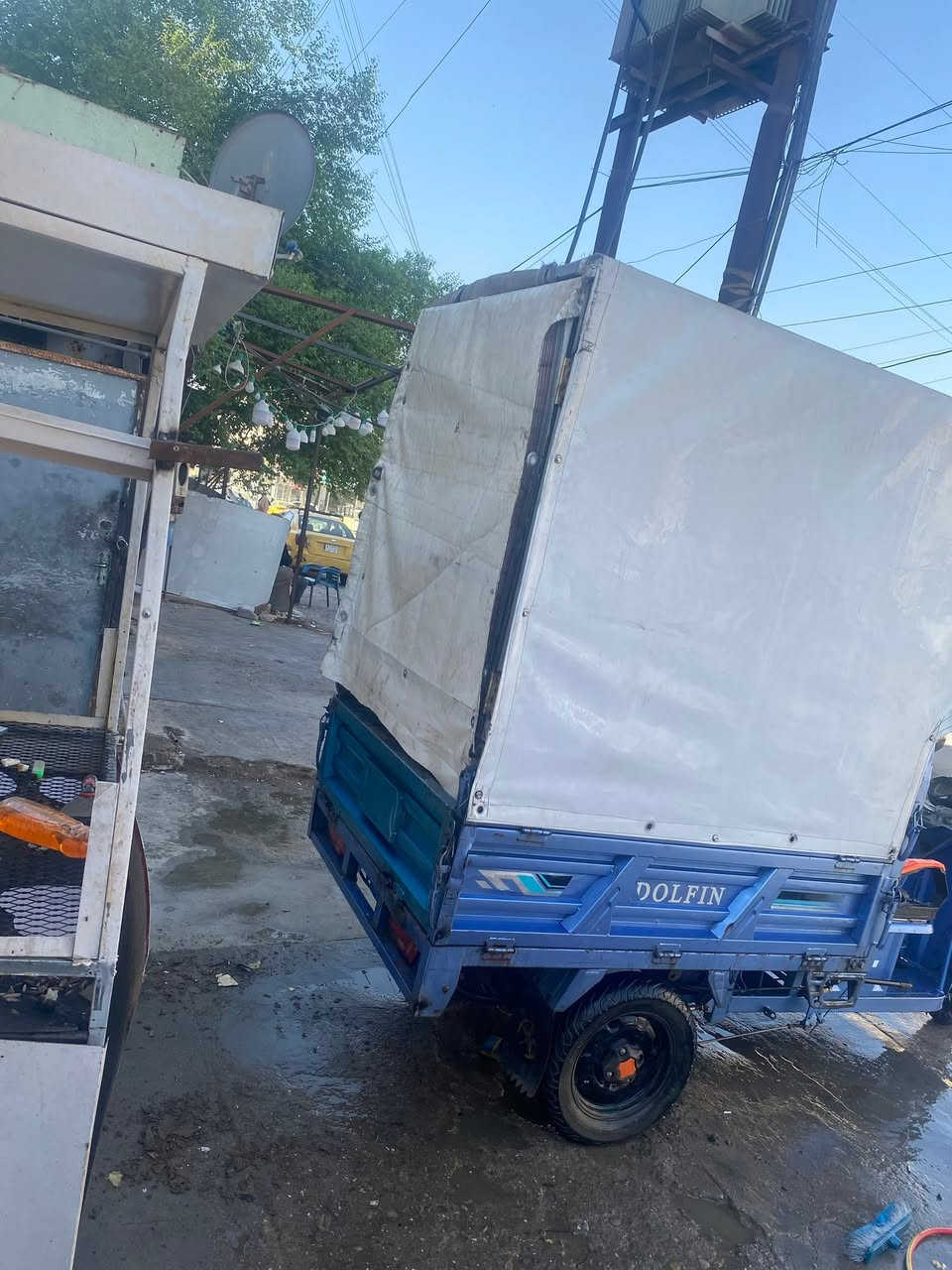 السلام عليكم ستوته للبيع فول ما بيه نقص او عطل كامله بطاريات جدد شاحنه جديده
الستوته كامله مغلقه من جميع الجهات وبيه فتحه وجكات ترهم تفتح بيه على باب الله وترهم مطعم كلشي ترهم مرتبه ومكمله الستوته كهربائيات جدد بالمناسبه الكشتات الي وره السايق موجودات تاخذه تترحملي كلشي ما بيه شغل واطلع 

السعر :مليون 🔒
مكاني بغداد البلديات 
*********** 
الشراي يتصل وقرا التفاصيل
