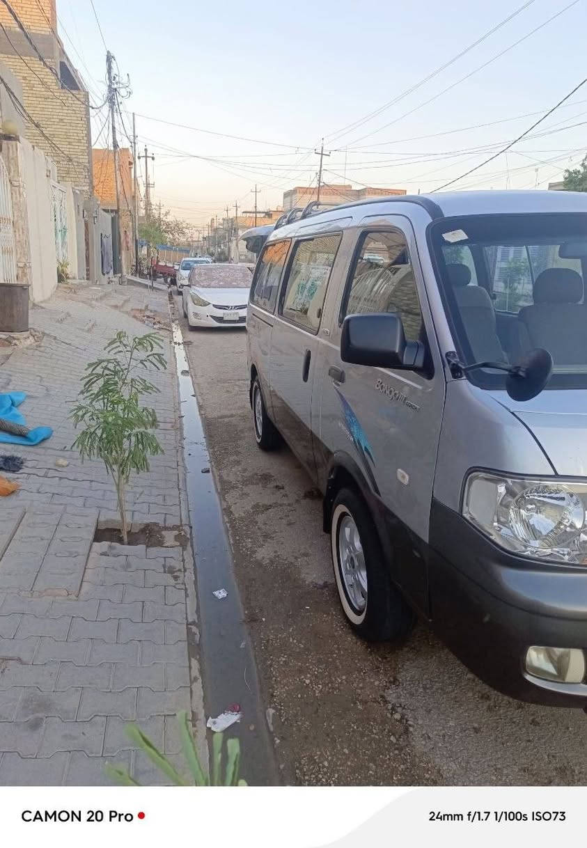 منغولي مسكر للبيع كفاله سياره جديده بس باب السايق و سلايت مرشوشات جماليه تبريد حداديه مكان نجف *********** يم حسين الخالدي
