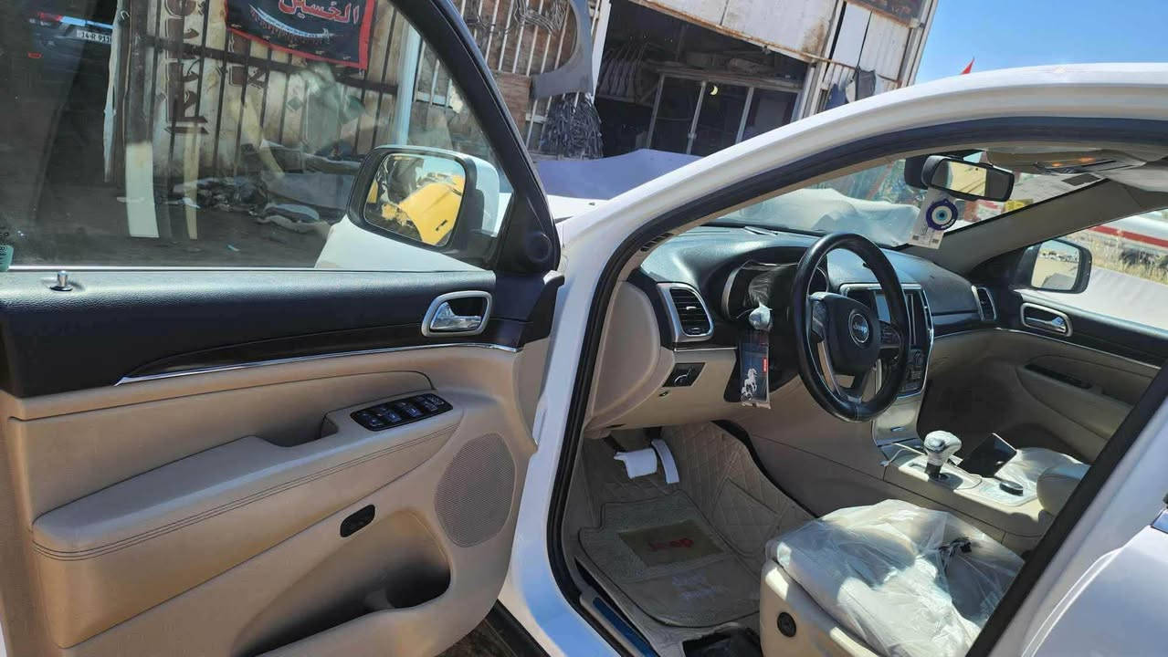 جيب شيروكي خليجي رقم بغداد مكفولة كما واضح في السونار بيع مستعجل فول مواصفات موديل (14) ***********
