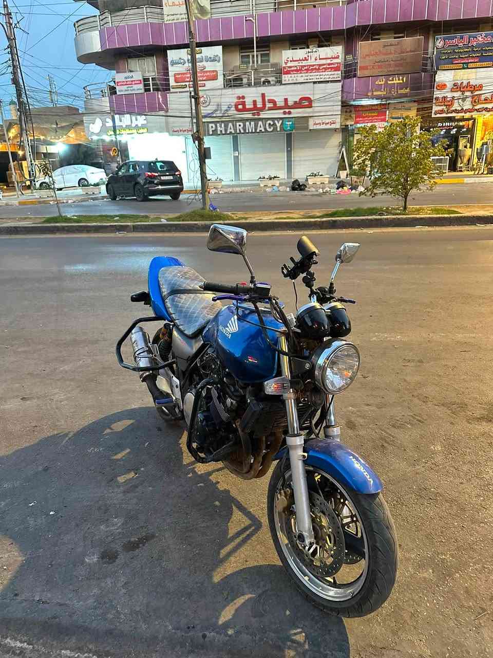 السلام عليكم 
دراجه سيبي فور رقم وسنويه باسمي دراجه خير من الله بيها نقوصات قليله 
مكاني بغداد 
***********
