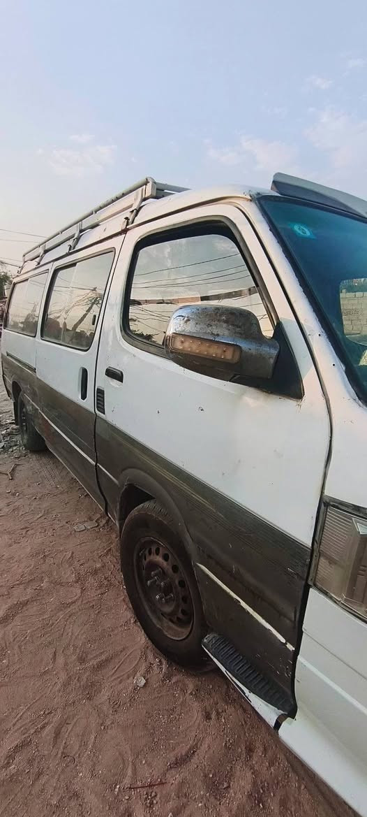 سلام عليكم
للبيع فتون ٢٠١٠  رقم انگليزي بغداد مصفر غرامات وهيئه ، سنوية بأسمي ٢٠٣١ تحويل ثاني اليوم ، السياره حلوه ونظيفه ما بيها خياس ولا ضربات وكهربائيات كامله والاناره شغاله وغرفتها نظيفه احلا من الصور ومحرك وگير بلادي وتخم تاير سياره خير من الله ما متعوبه ... 
مكاني كربلاء وهذا رقمي اتصل وتدلل  ***********
