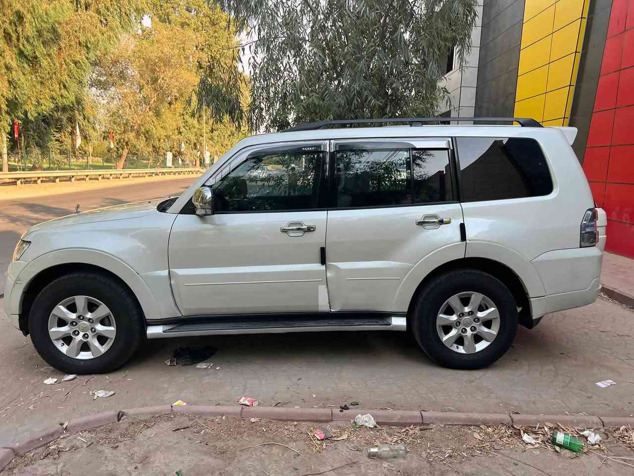 سلام عليكم 
من رخصت الادمن 
المحترم باجيرو حبتور 
للبيع مديل ١٠ سيارة 
فول واحد على واحد 
كير مكينه صدر تخم 
تاير جديد تبريد جاهزه من 
كلشي بيها صبغ كد شبر بل 
بنيد ماشيه ٢٠٠ هزه جديده 
تحويل مباشر مكان سياره 
بغداد شعب السعر 115
***********

