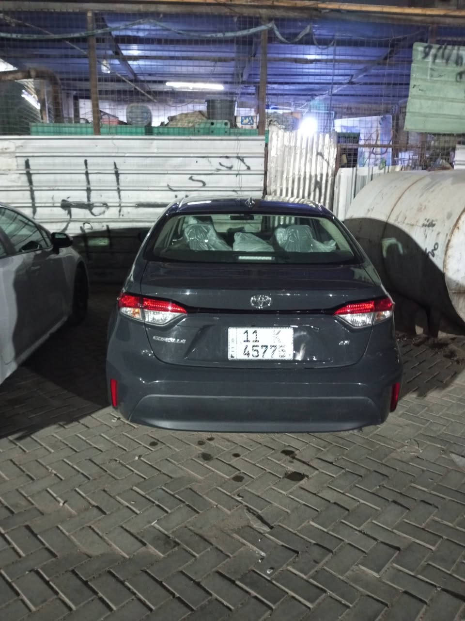 السلام عليكم
كورلا مديل 2024 وارد امريكي دخول جديد 
المكينه 2000c
السياره بس ع حادث امريكا
الممشا حاليا  14 مايل يعني زيرو 
بسمي السياره مكانهه بغداد مدينه الصدر  وكلشي موضح كدامكم 
سعرهه 140 وبيهه مجال بسيط
للاستفسار ***********
