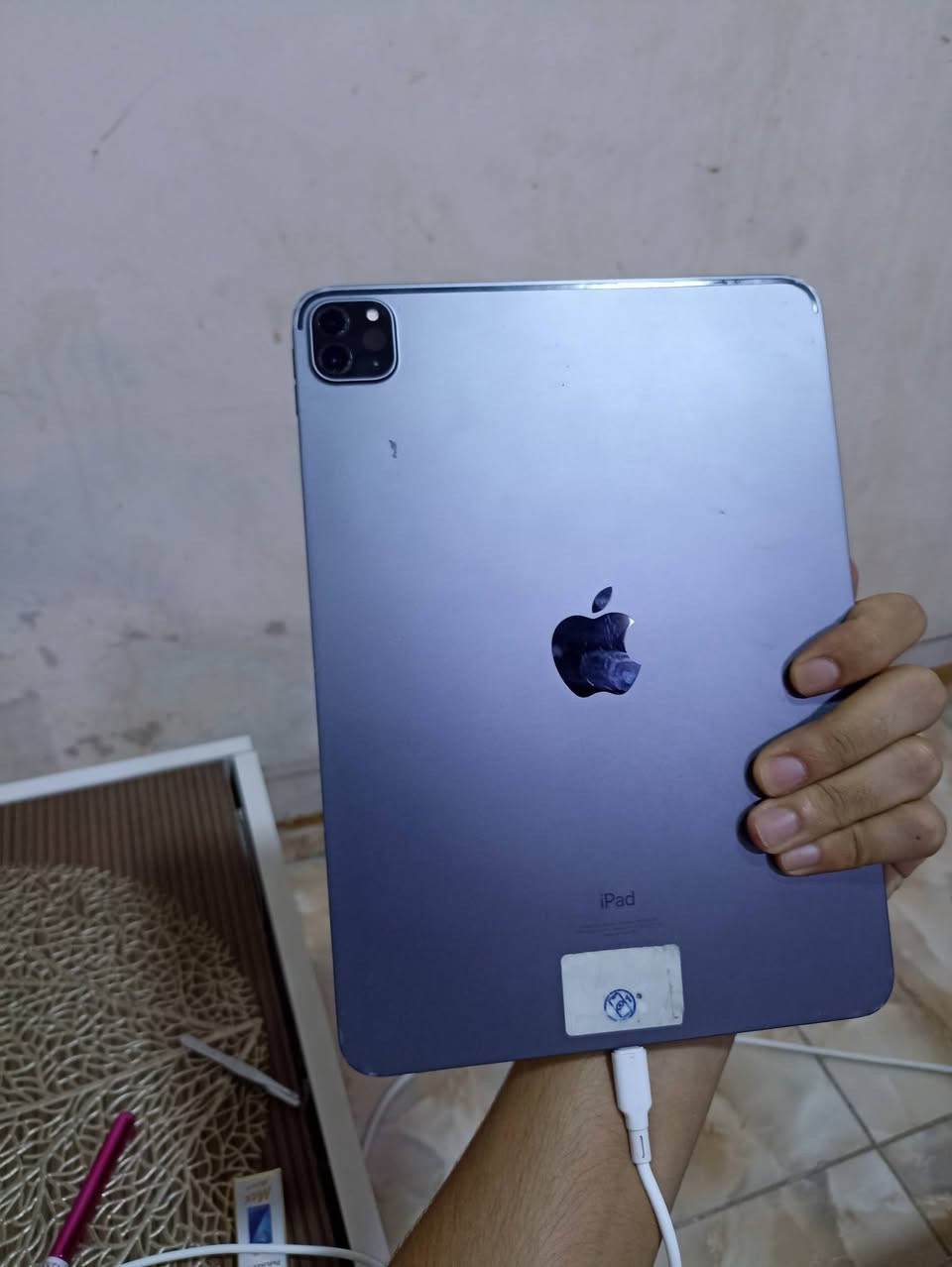 ايباد ١١ برو M1 • نضيف • شاصي مخدوش