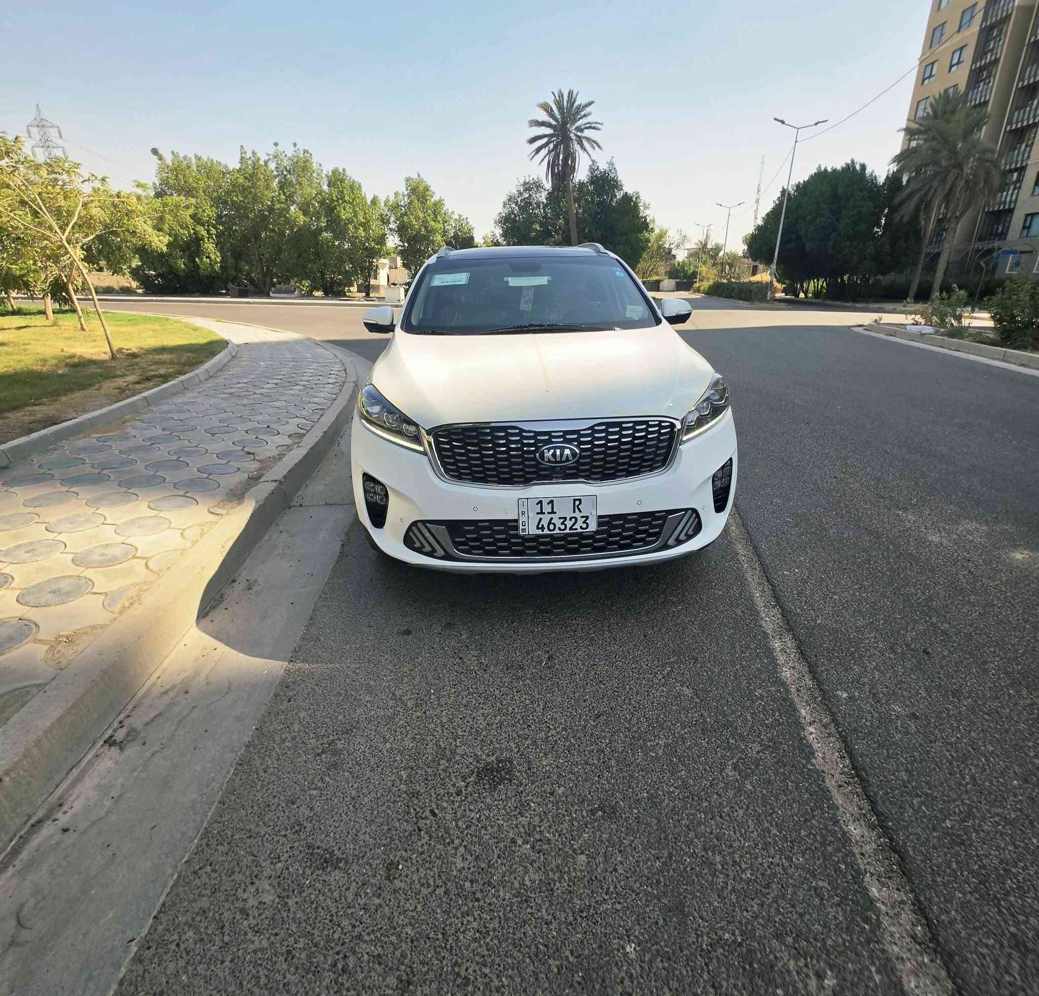 كيا سورنتو خليجي 
رقم بغداد 
موديل 2020
لون ابيض 
٦ سلندر ٧ راكب 
فوووووول 1ع 1
بصمتين: تشغيل وتقفيل 
الباب الخلفي كهرباء 
بردات خلفية اصلية 
كشنات جلد اصلي لونين 
كشنات ٢ كهرباء 
شاشة كبيرة اندرويد 
كامرة دوارة اصلية 
حساس امامي وخلفي 
مري شفط مع القفل 
جي : بي: اس: خرائط طرق 
اريل ابيض طيارة 
كيجات السرعة زئبقية 
شاشة الدشبول الكترونية 
تحكم استيرن فول 
حاكية : ابلوتوث: اوكس 
نظام ايكو درايف 
اضواء ترحيب بليدات 
علامة سورنتو بلدوسة 
تبريد ابيانو لمس 
تبريد ٣ قطع ثلج 
مانع انزلاق وانحدار 
شاشة اعطال بلدشبول 
لد امامي وخلفي 
لايت زنون اصلي 
اشاير بلمري 
يدات نيكل اصلي 
ويل اكروم ١٩

ماشية 48 الالف 
بدون ضربة وتبديل واشخوط 
سيارة جديدة مكفوله من الزلغ 
العنوان بغداد المنصور 
السعر 260 بيهه مجال 
***********
