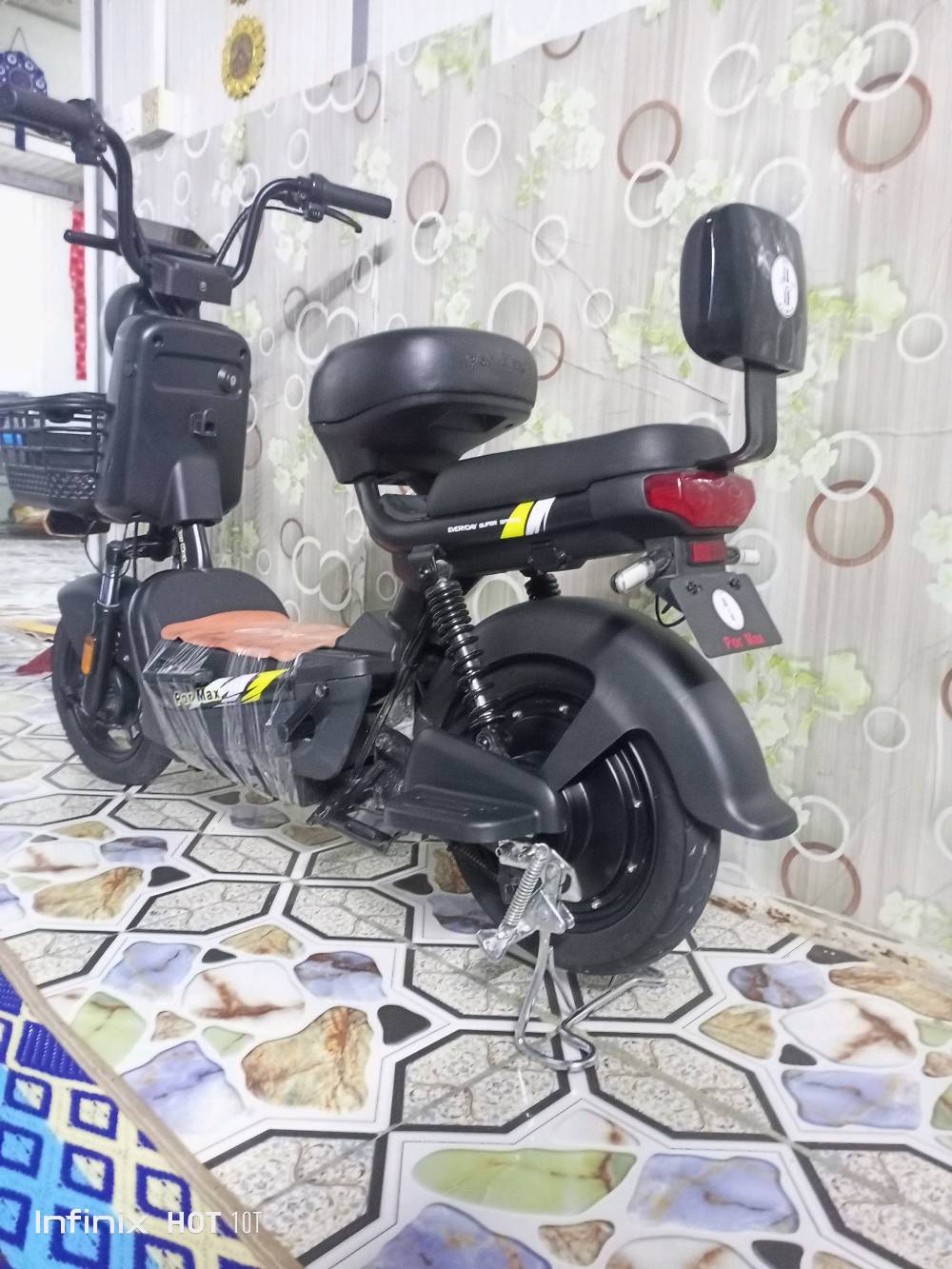 سلام عليكم دراجه شحن حجم 14 شركه برو ماكس ملف 400 اربعه بطاريه كبار دراجه جديده 2026 السعر 375 وبيه مجال الاستفسار ***********