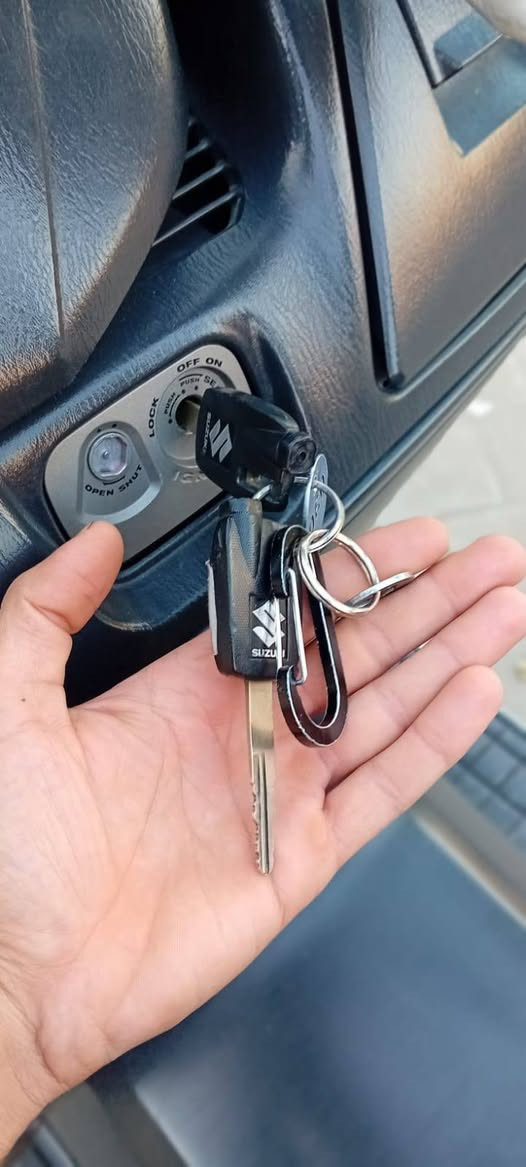 سلام عليكم دراجه سكاي ويف بحال الوكاله شكد عندك فيتريه جيبهم خير من الله السعر هاذه رقمي اتصل ودلل دراجه جاهزه ناقصه بس سايق ***********
