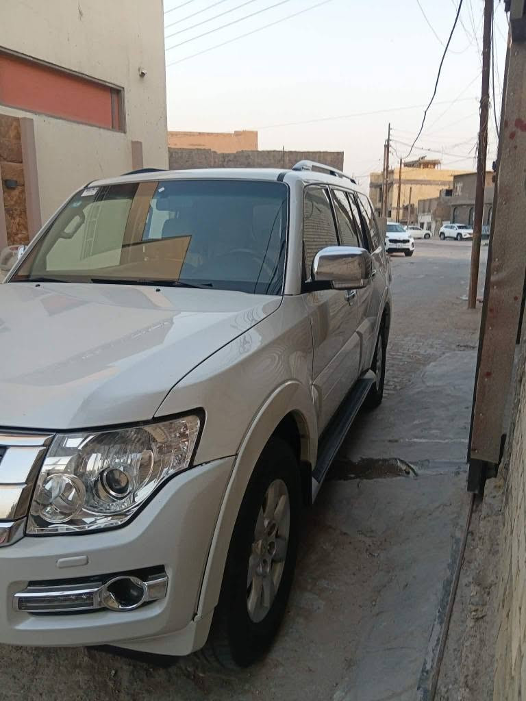 السلام عليكم بيع ومراوس باجيرو موديل 2010 حبتور محرك 6سلندر 3500 كير محرك على وضع الشركة سياره مكفوله ماشيه ١٤٣ فتحة كشنات جلد حاكيه زراك لايت كشنات كهرباء شاشه حجم كبير كامره ٧راكب ٣قطع تبريد مري شفط دفع رباعي ٥ويل كب ثلاجه بالجكمجه حساس خلفي لايت زنون اصلي تخم تاير جديد دمام خلفي صدر خلفي امامي جديد رقم بغداد بسمي الجديد سياره كلش جديد السعر ١٣٢ اوبيها مجال *********** بغداد, العراق
