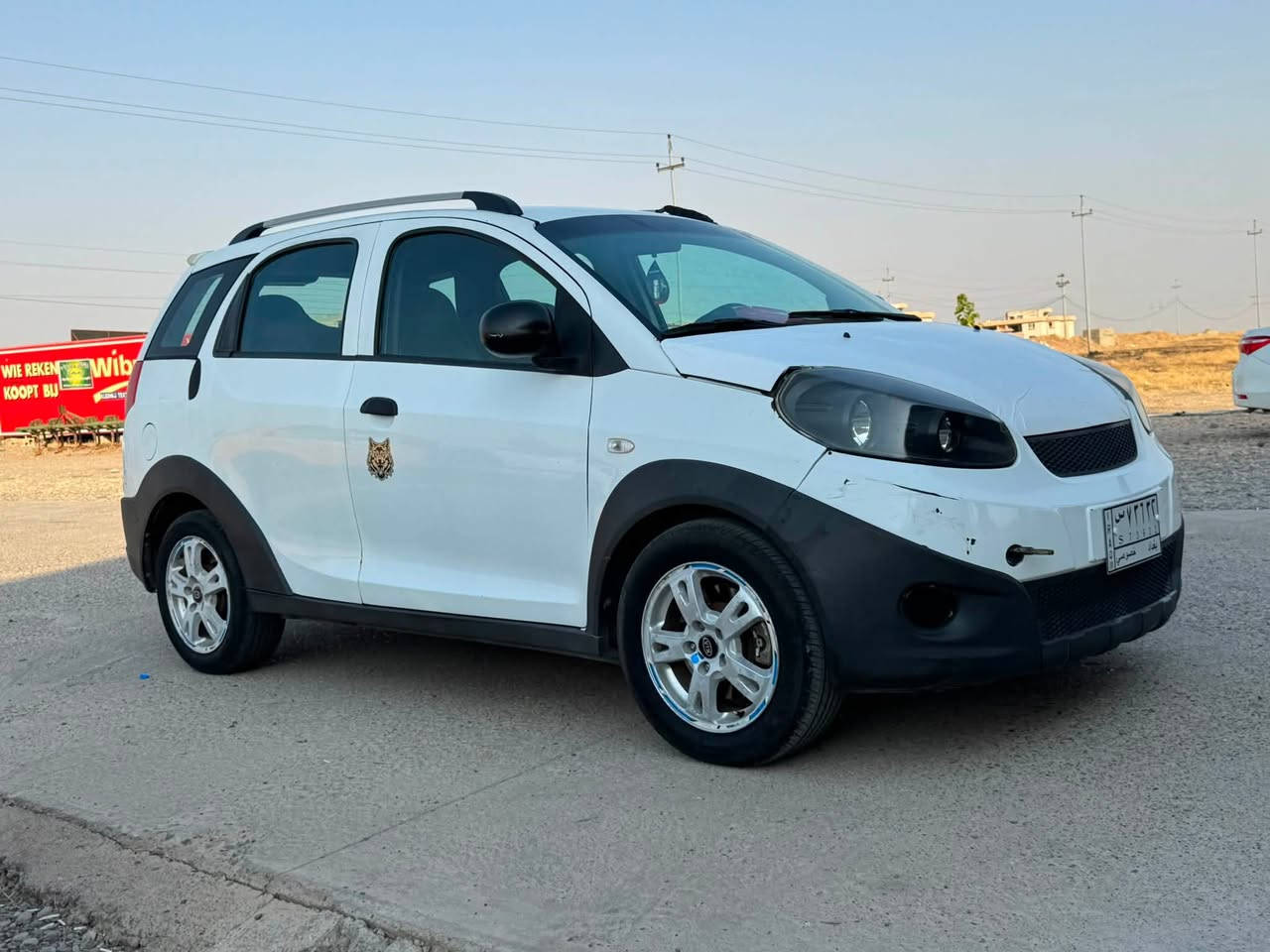 بسم الله الرحمن الرحيم
(Chery x1 )2014
67 هه زار km رؤشتووه
مه نه فيست و پاكانه ي بؤ كراوه
 به شه رتي ئه وه ي ديناريك قه رزاري تيانه بيت
گيرو مه كينه و ته بريت به شه رتي 100 فيته ر 
4 تايه ي لؤكي له ژيره   ديناريك مه سروفي تيانيه
29گه لاو كه ميك مه جال
***********
