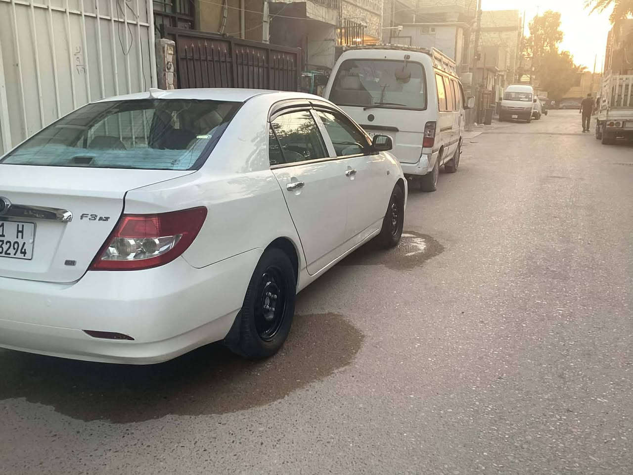 بي واي دي  اف ثري موديل ٢٠١٢  مكينه وكير اوتماتيك خير من الله تبريد ثلج صدر جديد   باسمي  سنويه جديده   بيها صبغ اهلالت خلفيه وباب خلفي  سعر ٥٧ وبيها مجال   رقم ***********  @ مكاني الشعب
