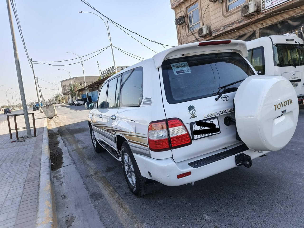 لاندكروز • غاز • قير ومكينة