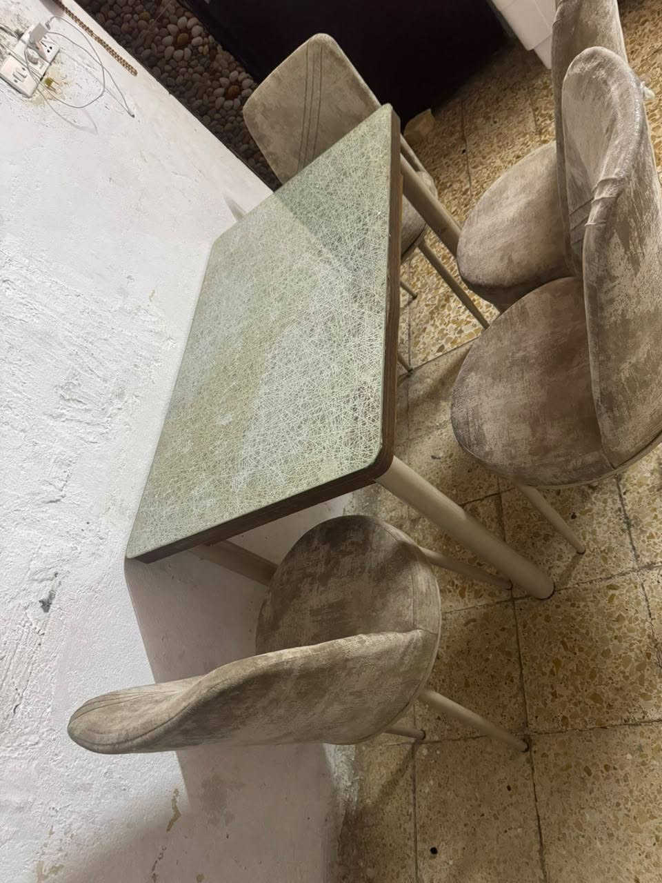 سلام عليكم غراض للبيع مكلف بنشر
هذا رقم صاحب الأغراض ‏‪***********‬‏ ثلاجه سعرها 
550 وبيها مجال جديده تخم سعره 350 وبي مجال
طبلات سعرهن ب100 وبيهن مجال ميز طعام سعره 100
