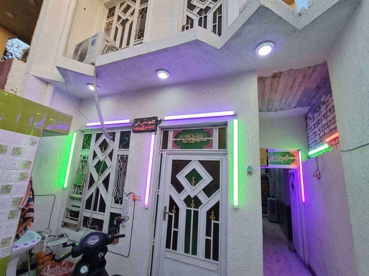 🟥 مشتمل للبيع 🏠
🔸مساحة 100 5×20
🔸متكون من طابقين والثالث سطح

🔸الطابق الاول--
ستقبال + صالة + مطبخ + غرفة نوم + صحيات
🔸طابق الثاني غرفتين نوم وسطح 
🔸سنة البناء 2021
🔸تبليط ومدارس وخدمات كاملة 
🔸العنوان: الكوت- الحوراء (زين القوس) شارع الملا
🔸السعر 90 مليون 
🔸للتواصل ***********
