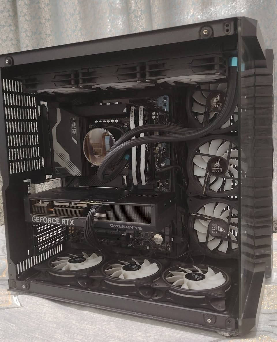تجميعه للبيع استعمال بسيط السعر 2,550,000
I7 14700K BOX
RTX 4070 SUPER GIGABYTE OC  12G 
Z790 GIGABYTE UD AX
RAM 32GB 6000 CL30 DDR5 T-FORCE 
M.2 1TB XrayDisk GEN 4 
0.POWER 850W GOLD PCIe 5 
COOLER GRATIFY AIO 5 360M RGB
Windows 11 Pro Original Key

مكاني ناصرية رقمي *********** 
توصيل موجود
