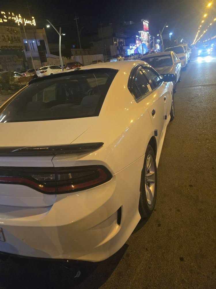 دودج جارجر
 Dodge charger 
اللون 》ابيض 
الموديل 》2018
الفئة》sxt محدث gt 
الضرر 》دعامية فقط 
السعر 》20.000$ وبيها مجال
المواصفات :-
جارجر ابيض بيها مكانات ٣ الى٤ بارد ويل بلادي السيارة جاهزة من كلشي كماليات كير محرك مكفول مكفوله من الصبغ وبالعافيه ع ياخذها ماشيه ١٣٠ ميل والسعر قابل للتفاوض بيك خير واتصل وادلل 
*********** الفلوجة, الأنبار

