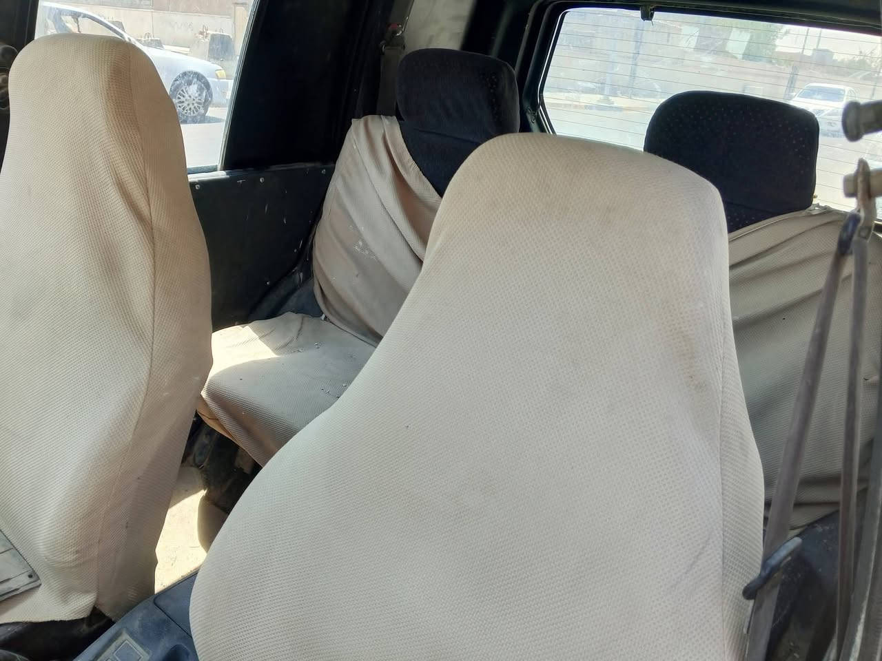 سلام عليكم جيب موديل 95 
محرك وكير بلاد 6سلندر مكفولات 
تحويل مباشر كوم حديد نبيع
رقم بصره خصوصي
السعر 17وبي مجال
العنوان البصرة 
اتصال ***********
مكلف ب نشر
