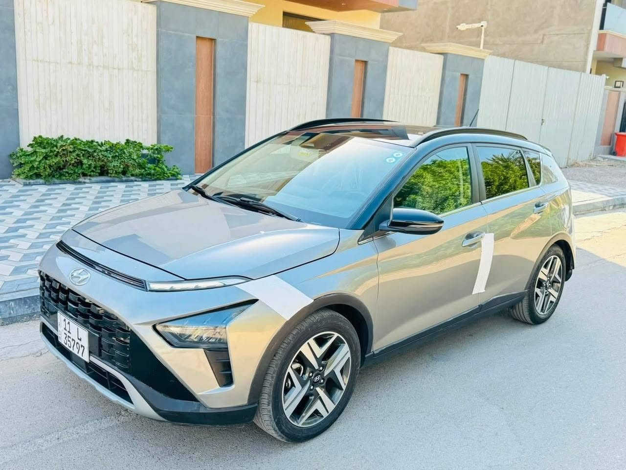 السلام عليكم
سيارة هونداي بايون خليجية بانزين_ هايبرد
فول مواصفات توكلار موديل 2023 رقم بغداد بأسمي
سيارة شبابية ونسائية كولش حلوة
مكينة1500
كير 7 نمر
3 أنظمة قيادة
رادار امامي
رادار خلفي 
تحديد مسار
قيادة ذاتيه
مري شفط
اشاير بالمري
إشارة ترحيب
وبعد بيها مواصفات
بيها طعجة بالصندوق وشي قليل كد شبر من الحوض..والباقي كله مكفول 
ودعامية مصبوغة جراء شخوط 
السيارة جديدة اخت زيرو ماشية 22  الف كيلو
السعر 122 وبيها مجال
***********
