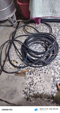 كيبل ارقه نوعيه قديم ٢٥ متر  كله ب ٣٠٠ مكاني بغداد 07730664887