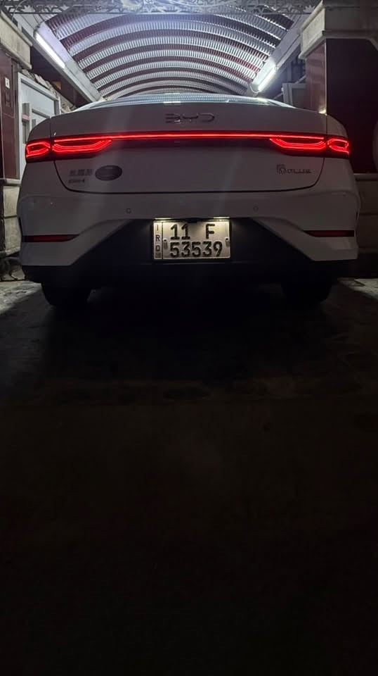 🚘بي واي دي گن بلاص 🚘

• موديل 2025 ماشية حاليا 4000

🔋 المحرك 
 • محرك 1500cc اقتصادي (Hybrid + Electric + Petrol)

 • تبريد أمامي وخلفي قطعتين

 •   تمشيك  مايقارب2100 كم🔥+ على الكهرباء فقط 55km
 • بصمة + كارت دخول ذكي
 • شاشة وسطية
 • كامرة خلفية
 • حساس خلفي 
 • لايت زنون
 • بك لايت LED
 • ويل اسود مات 
 • تحكم مقود
رقم السياره مميز  53539

السعر 18،200،000 مليون وبيها مجال بسيط
رقم الهاتف / ‭***********‬

📍 العنوان: بغداد – بغداد الجديدة
