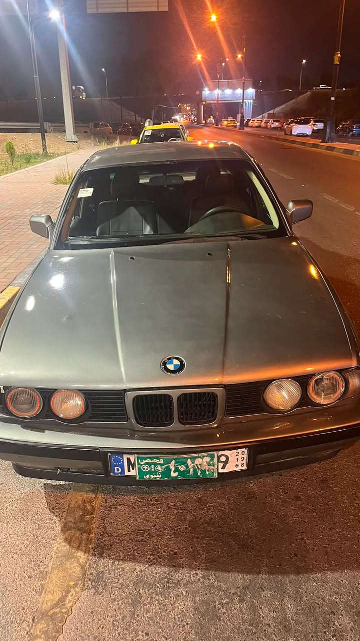 بي ام 525 محرك كبس كير عادي شرط التحويل
صبغها جديد محرك جديد تخم الكدام جديد السياره بيها تشريح التكم فقط والجاملاغات الوره ضرر ومعدلات السياره جاهزه فقط النقوصات البيها بطاين ابواب والاحصان والكير بي ونه ودرام شفتات الخلفيه 

السعر 27 وبيها مجال     ***********
