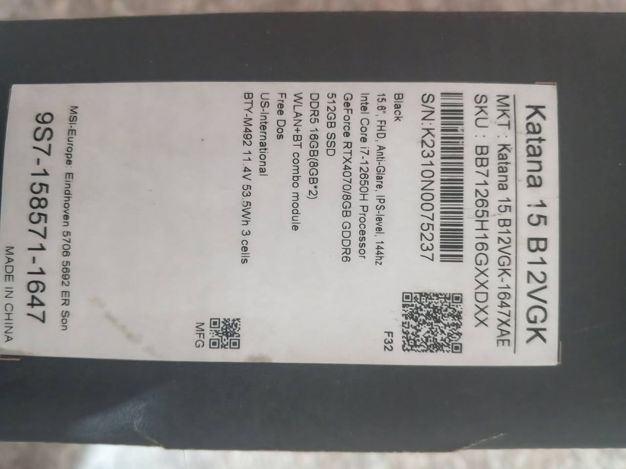 ‏ للبيع لابتوبك الـ MSI Katana 15 بناءً على المواصفات الظاهرة في الصور:
‏💻 لابتوب جيمنج  MSI Katana 15 للبيع 🔥
‏الموديل: MSI Katana 15 B12VGK
‏الحالة: نظيف جداً وبكامل ملحقاته مع الكارتون الأصلي.
‏🚀 المواصفات الخارقة (Specifications):
‏المعالج (CPU): Intel® Core™ i7-12650H (الجيل الثاني عشر، أداء جبار للألعاب والبرامج الهندسية والرندرة).
‏كارت الشاشة (GPU): NVIDIA® GeForce RTX™ 4070 الخارق بذاكرة 8GB GDDR6 (يشغل أقوى ألعاب الـ AAA وبرامج المونتاج بسلاسة تامة).
‏الذاكرة العشوائية (RAM): 16GB DDR5 بسرعة فائقة.
‏الهارد (Storage): 512GB NVMe SSD سريع جداً لإقلاع النظام والألعاب بلمح البصر.
‏الشاشة: بحجم 15.6 بوصة FHD، بدقة عالية ومعدل تحديث 144Hz (مثالية للألعاب السريعة والـ FPS) مضادة للانعكاس (Anti-Glare).
‏الكيبورد: كيبورد مخصص للألعاب بإضاءة RGB مميزة ومظهر خارق.
‏💵 السعر:
‏1,650,000 دينار عراقي (مليون و ستمية و خمسين ألف دينار)
‏📍 الموقع: [بغداد الغزالية]
‏📞 للتواصل والاستفسار: [***********
‏
