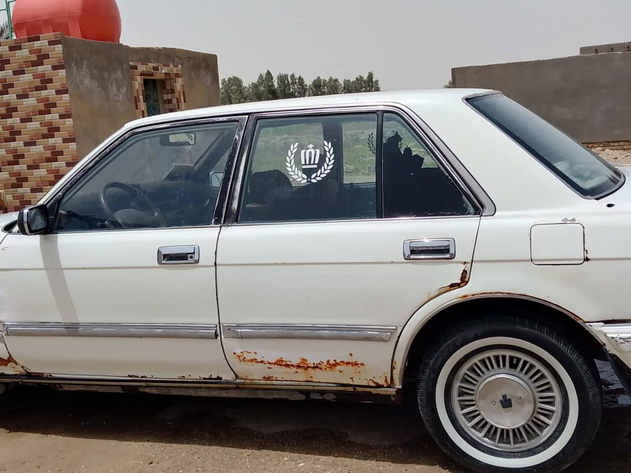 السلام عليكم 
سيدان موديل 90 رقم مثنئ بسمي الكشرة مثل ما تشوف 
كهربائيات كله شغاله 
محرك بطه 
الكير كايم 
اهي تمشي بس نمره وحده 
أبيعك الكير كايم 
السعر 26وبيه مجال 
الاستفسار أكثر الاتصال على الرقم 
***********
