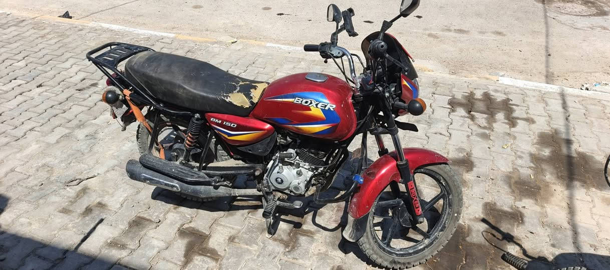 دراجه بوكسر رقم ديالى لبيع مابيها اي نقص بس باتري جيب وشد وطلع بيها لباب الله  لن متوازي عله بيعتها ولعالم لازميلي لباب***********بس واتساب ب مليون 600وبيها مجال لطيبين شي بصيط دراجه موديل 19مداريها عوزه غسل طلع انضف من لصوره
