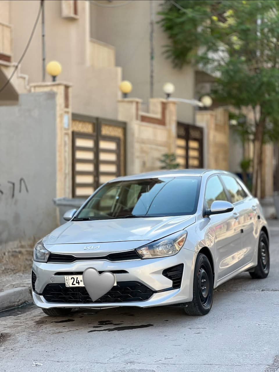 السلام عليكم 
✅   كيا ريو 2023 
✅   رقم دهوك هزه جديده 
✅   وبسمي شرط التحويل 
✅   ماشيه 22 الف 
✅   مكينه 16 دوش دبل نوزل 
 ✅  وكير CVT الاقتصادي 
 ✅  صبغ بوند 
✅   ايرباك ستيرن فقط وراجع سستم 
.
🔴السعر 115 وبيها مجال 
***********
