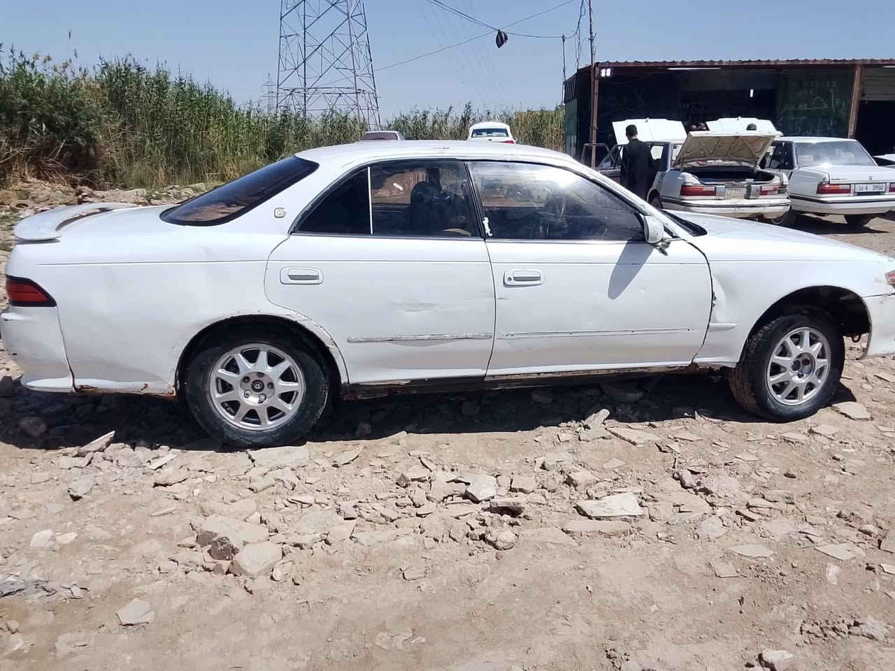 سلام عليكم سياره مارك رقم بغداد الدولي بسمي ابيع تصغيط مكاني الشطره***********
