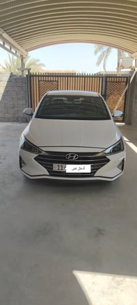 اللنترا 2019 خليجي رقم بغداد  محرك 2000 دوش  ماشيه 77 بصمه ابواب  تشغل...