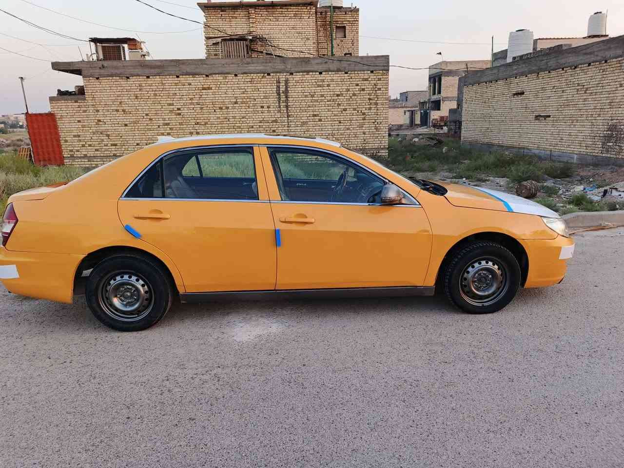 بي واي ديf6 موديل٢٠١١ محور كير ومكينة كورلا نحلة ١٨٠٠
كهربائيات شغالة 
تبريد شغال 
باتري جديد داينمو جديد ادامة عليها السيارة
السيارة مصبوغة عام بدون ضربة 
المكينة تبخر بس شغالة وتمشي كير بحالة جيدة كلشي مابيه 
عوزها حدادية وصوندة مال بور تنضح تاير واخد طاك سيم 
عارضها ب٣٥ وبيهامجال السيارة عليها غرامة وهيئة ٣٩٠ الف ينزلن من سعرها راعيها خوش ادمي ويريد تحويل الزلمة يعني اكاتبك مروري
مكان السيارة بغداد المحمودية 
***********
