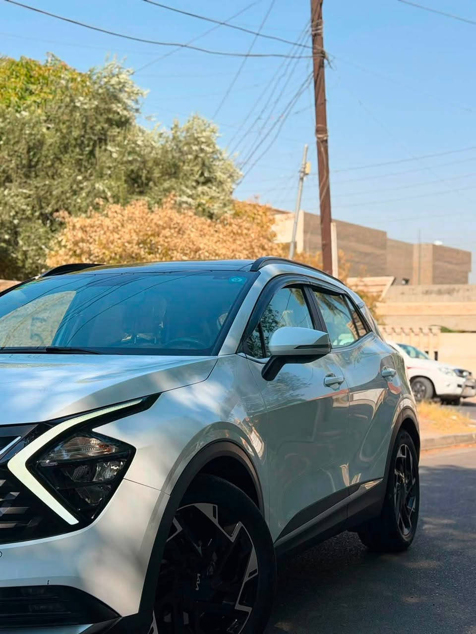 سبورتج 24 كفاله عامه بيها فقط شغلتين من جانت زيرو بدلتلها راجز وبيها شخط صغير حته ممكحل ماشيه ٥٠ الف كيلو السياره بحاله الوكاله بسمي تحويل ثاني يوم فول الفول بغداد حي الجامعه ***********
