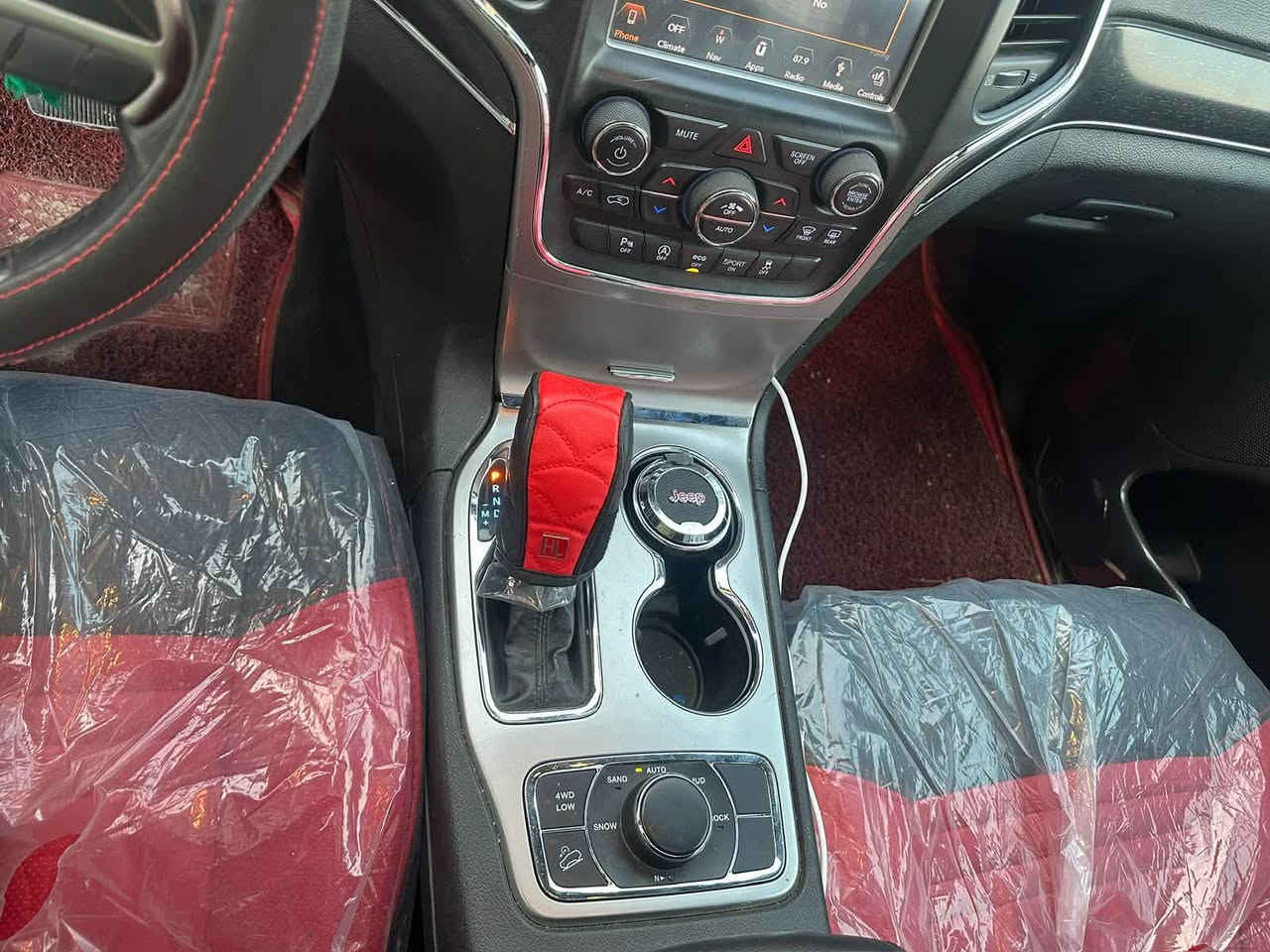 للبيع 2018 Jeep Limited (جيب المتد) - وارد أمريكي.
مواصفات كاملة Limited ) و تفاصيل مميزة

الموديل: 2018

السعر 200 

المواصفات المتد (Limited) أعلى فئة بصمة، شاشة كبيرة، كراسي جلد كهرباء، رادار كاميرا، وغيرها من المواصفات

حالة الضرر حادث موضح بالصورة 

.

الوضعية السيارة نظيفة جداً وبحالة ممتازة، جاهزة

للاستخدام وما محتاجة أي مصاريف.
***********
