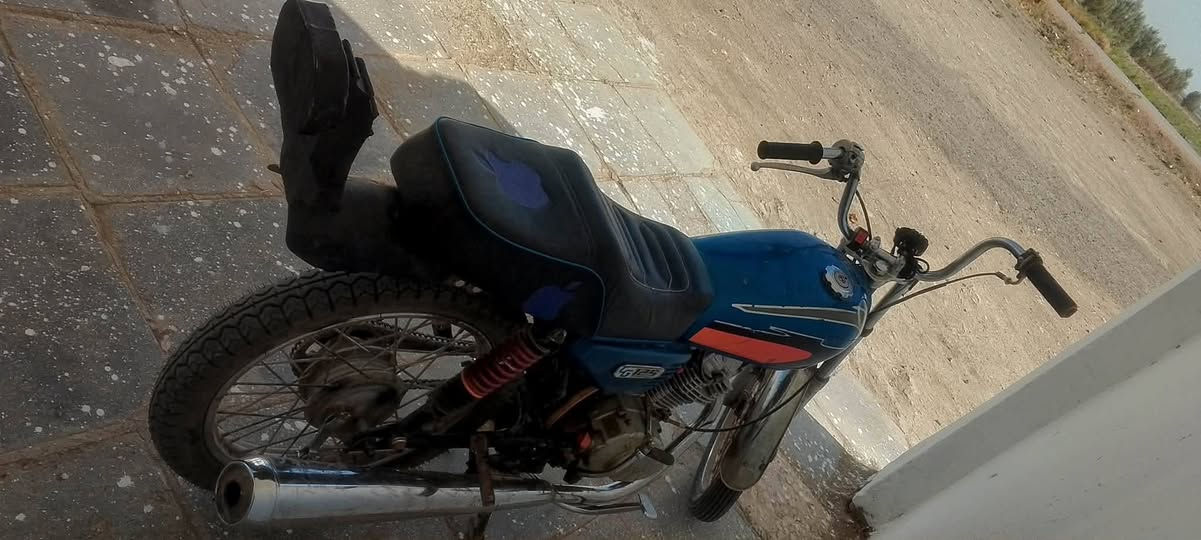 دراجه للبيع نامه شلامجه دراجه نضيف و جديد بمعنه الكلمه
دراجه ماناقصه برغي جاهزه من كل النواحي 
لاستفسار خااص 
مكان النجمي
