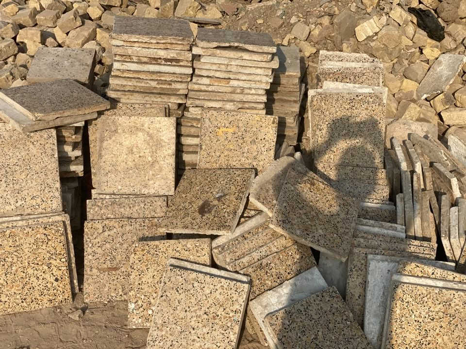 كاشي مستعمل • ٣٥٠ كاشية • بابل