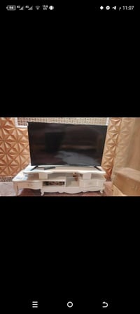 شاشة ٥٥ • نظيف • قابل فحص