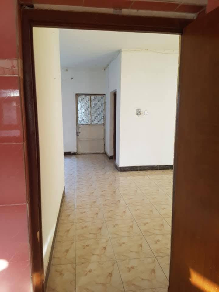 للايجار 🏡بيت طابق ثاني  🏡.
#الارضية__المطبخ_والصحيات_ارضية_وجدران
سيراميك 
#الشقة_نظافة_فول_جديدة ماطور ماء + سخان 
#مجهز_خط_مولدة
#خط_كيات_الى_السوق
#قريب_جدا_من_المدارس
#مطلوب_عائلة_قليل
#مبلغ_الإيجار ٢٠٠
🚫مكونات الشقة : مطبخ كبير / صاله / هول / غرفه نوم  / صحيات  / سطح ناصي 
المساحة :: ١٧٠ م

📍ااموقع  :: حلة _حي العسكري/ شارع المكاتب مقابيل دائرة الكاميرات جهة الضباط ..خدمات متكاملة منطقة هدوء 

————————————————-
للإستفسار الاتصال على رقم صاحب الدار مباشرة على الارقام التالية : 
*********** 
  ***********     
————————————————
