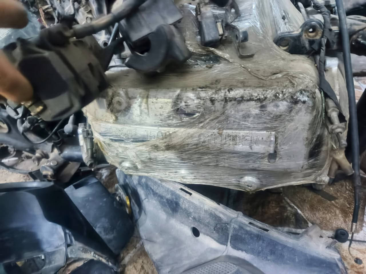 سلام عليكم مكينه وشاصي وضفيره للبيع مال كولدن 1500 مكينه مكفوله موديل 1994مكاني بغداد حي اور رقمي ***********السعر 700وبيهه مجال متواجد ويتساب
