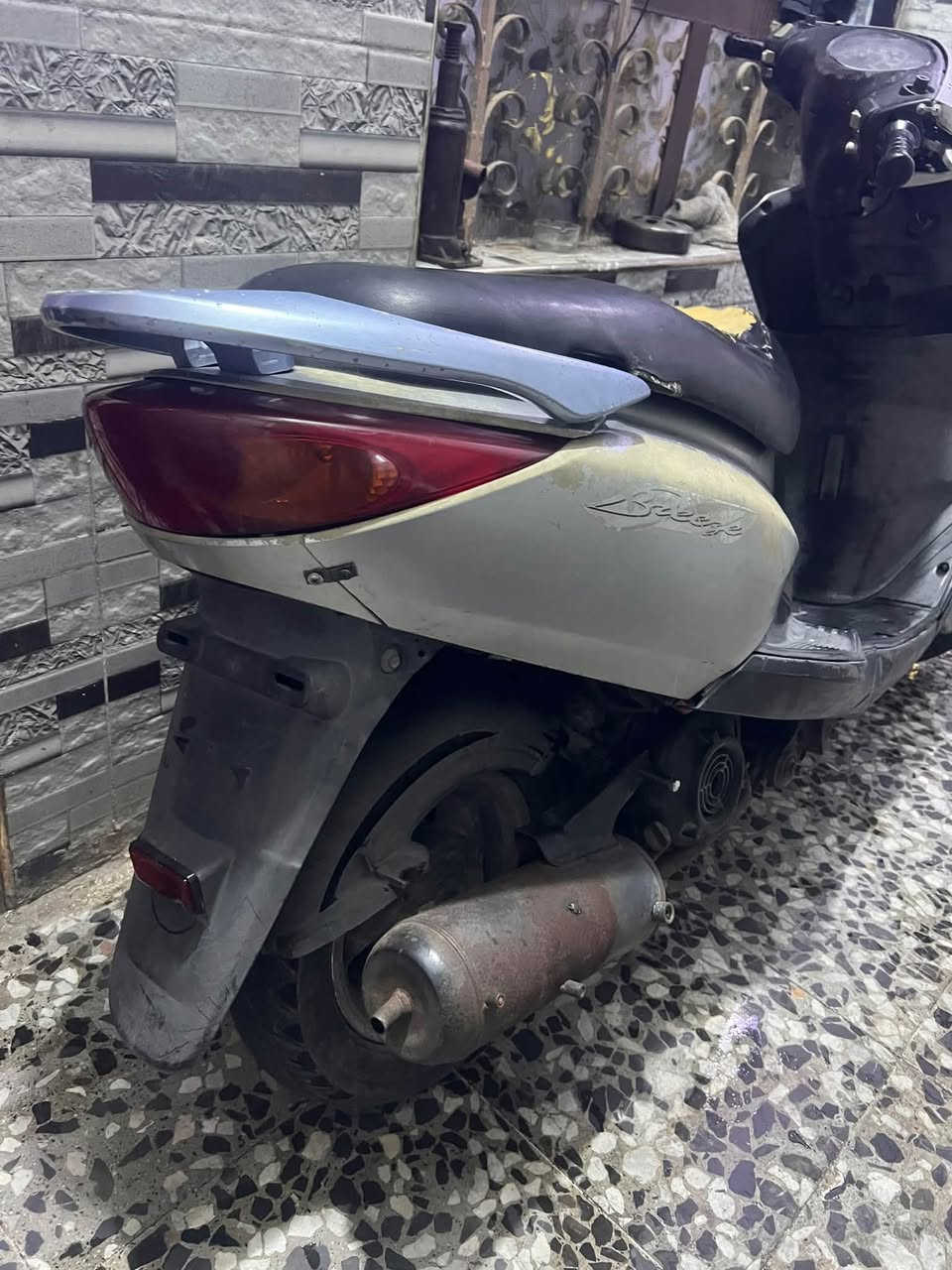 بريز للبيع سعرها مناسب 💸400وبيها مجال حك جيه كهربائيات كلها شغاله مكينتها تخبل تجي وتفحص رقم هاتف📞📱***********

