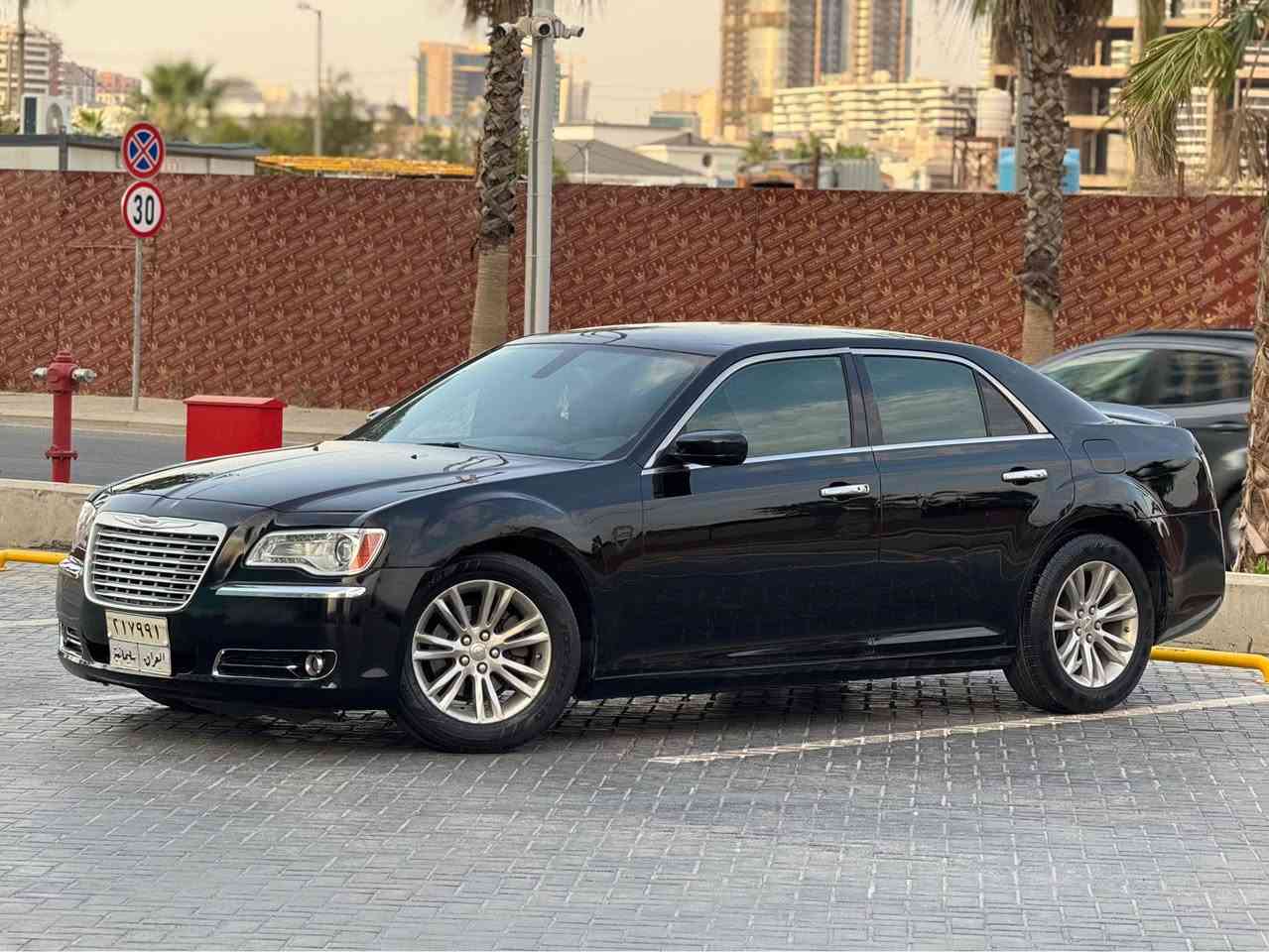 كرايسلر اوباما موديل ٢٠١٢ 
فول مواصفات ماعدة فتحة 
مواصفات خليجية سيارة 
شاشة كبير بصمة تبريد مركزي
كير محرك شرت مامفتوح 
٦ سلندر محرک ١٠٠٪١٠٠
سيارة جاملغ سكن صبغ و شبر جاملغ خلفي بدون دواخل بدون ايرباك 
بجم خلف كبس 
٢ تعديل بارد شوية 
سيارة جاهيزة رقم سليمانية رقم قديم 
تحويل وكالة شرت 
٢٠٠ الف غرامة نزل سعر 
مكان اربيل 
رقم موبايل:*********** 
عندي فايبر او واتساب 
سعر:١٤٣ مجال قليل 

سلام علیک
ئۆباما مۆدیل ٢٠١٢ 
پینج مواسفاتی خەلیجی 
بەسمە شاشە گەورە 
مرکزی شغال ئاوینە هیتەر 
 بۆیاخ چاملخی سەکن بۆیاخە 
چامخلی دواوەش بستیک سەر تایە بۆیاخە 
٢ جێش تحدیلە لەدەرگای سەکن 
بێ لێدران بئ ئیرباگ 
بەشەرت
رەقەم سلیمانیە 
تحویل وکالە بەشەرت 
٢٠٠ هەزار غرامەیی لەسەرە 
دوای محامەلە دەگەرینمەوە 
شەش پستنە 
مەکینەو گیر بەشەرت 
نەکرایتەوە 
لەهەولێرە سەیارەکە
ژمارە مۆبایل :*********** 
ڤایبەرو واتساپی لەسەرە 
نرخی:١٤٣ مەجالیکی برایانە هەرزانترین سعری بازاڕە أربيل, العراق
