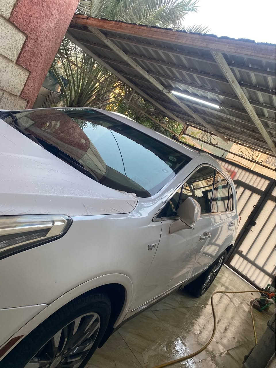 السلام عليكم 
كاديلاك XT5 2018
6 سلندر  محرك 3600
فول فول مواصفات للاخير اعلى فئه
رقم بصره بسمي سنويه الى2031 هزه جديده
جاهزه مكينه و كير و بدي و حداده و تبريد ما ناقصها اي شي 
حادثها بجم خفيف 
مكاني بصره 
السعر 175$ 
*********** البصرة, العراق
