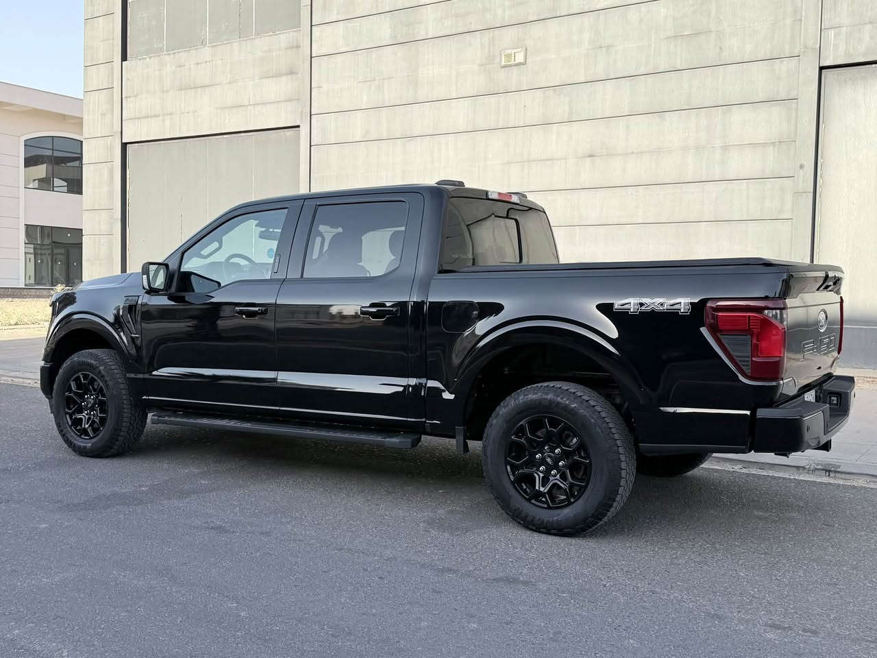 السيارة:-  FORD F-150 XLT 2024
نرخ: ٣٦٥$ ورقە 
رۆیشتن : ١٦ هەزار مایل 
مەکینە : ٦ پستن ٢.٧ تۆربۆ
مواسەفات : XLT پلەس شاشە گەورە بەسمە گێر لە عەرد کوشن جلد کوشن هیتر ٥ کامیرە دبل اکسل ٤*٤ تەنها پانوراما نیە 
زیانەکان : بەبێ سبغە هەندێک pdr هەیە بەبێ ژورەوە 
ئێرباک : سوکان و شانەکان 
رقم شاسی : 1FTEW3LP2RKF48341
شوێنی سەیارە : اربیل
کۆرەک : ***********
ئاسیا سێل : ***********
شرکە رێبوار سالار صالح 
هەولێر جادەی ١٠٠ مەتری  بەرامبەر کۆمپانیای سعد 
…………………………………………………………………
السيارة:-  FORD F-150 XLT 2024
سعر : ٣٦٥$ ورقە
ماشية:- 16 الف مایل ماشي
محرك:- ٦ سلند  ٢.٧ توربو 
مواصفات:- XLT plus شاشة كبير بصمة كير طيارة كشن جلد كشن هيتر ٥ كاميرا ٤*٤ دبل اكسل ماعدا بانوراما 
حادث : بدون صبغ شوية pdr بيها بدون دواخل 
ارباك : ستيرن او بردة طاك 
ملاحظة :  رقم شاصي صور حادث منشور  

1FTEW3LP2RKF48341
مكان سيارة : اربيل 
تفاصيل اكثر الاتصال علی ارقام التاليه 

كورك : ***********
اسيا : *********** 
شركة ريبوار سالار صالح 
اربيل شارع ١٠٠م مجاور شركة ازاد
