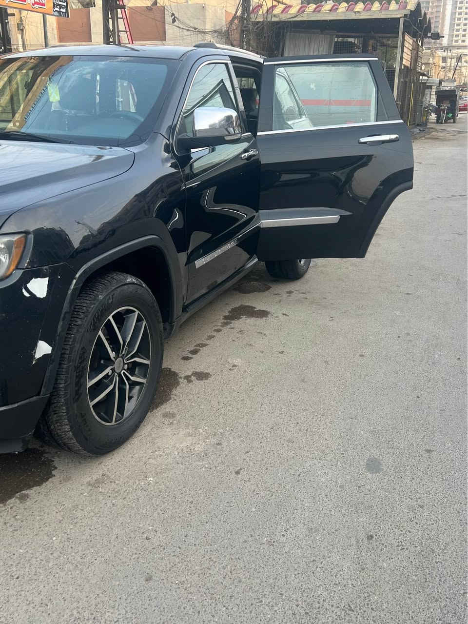 للبيع جيب لاريدو موديل 11 بدون صبغ فقط الدعامية الامامية مصبوغة السعر 150$ وبي مجال قليل للاستفسار واتساب ( *********** ) بغداد, العراق
