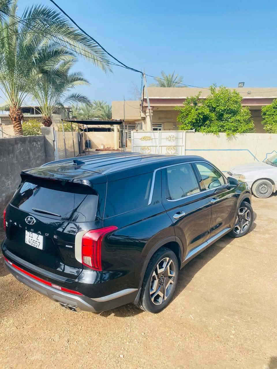 السلام عليكم
هونداي بالسايد
Palisade
◻️ ســـــــنة الــــصـنع 2024 فئة sel
◻️ الــمسافة المـقطوعه : زيروو40كم 
◻️ ناقل الــــــحركــة :  اتوماتيك
◻️ ســــعة الـــــمــــحرك : V6 3.8L
◻️ لــــــــون الــــســـيارة : أسود متغير
⚪️ مميزات السيارة :
▫️7 مقاعد 
▫️مقاعد كهرباء
▫️ميزة Auto Hold
▫️تثبيت سرعة 
▫️ كاميرا 360درجة + كامرة بالدشبول 
▫️ وضعيات قيادة محرك
▫️وضعيات قيادة للطرق الوعرة
▫️تدفئة مقاعد+تبريد
▫️شاشة وسطية تدعم Android Auto , Apple CarPlay
▫️تكييف خلفي منفصل
▫️اضاءة LED عصرية
▫️مقابض تبديل سرعة
▫️تثبيت سرعة على المنحدرات
▫️مأخذ شحن للجوال 
وبعد بيها هواي مواصفات
الحادث خفيف صور الحادث فقط باب الصدر 
📞 للتواصل ***********
(ملاحظه) سياره رقم بغداد داخلة بكتاب الشهداء (بأسمي شخصيا)

