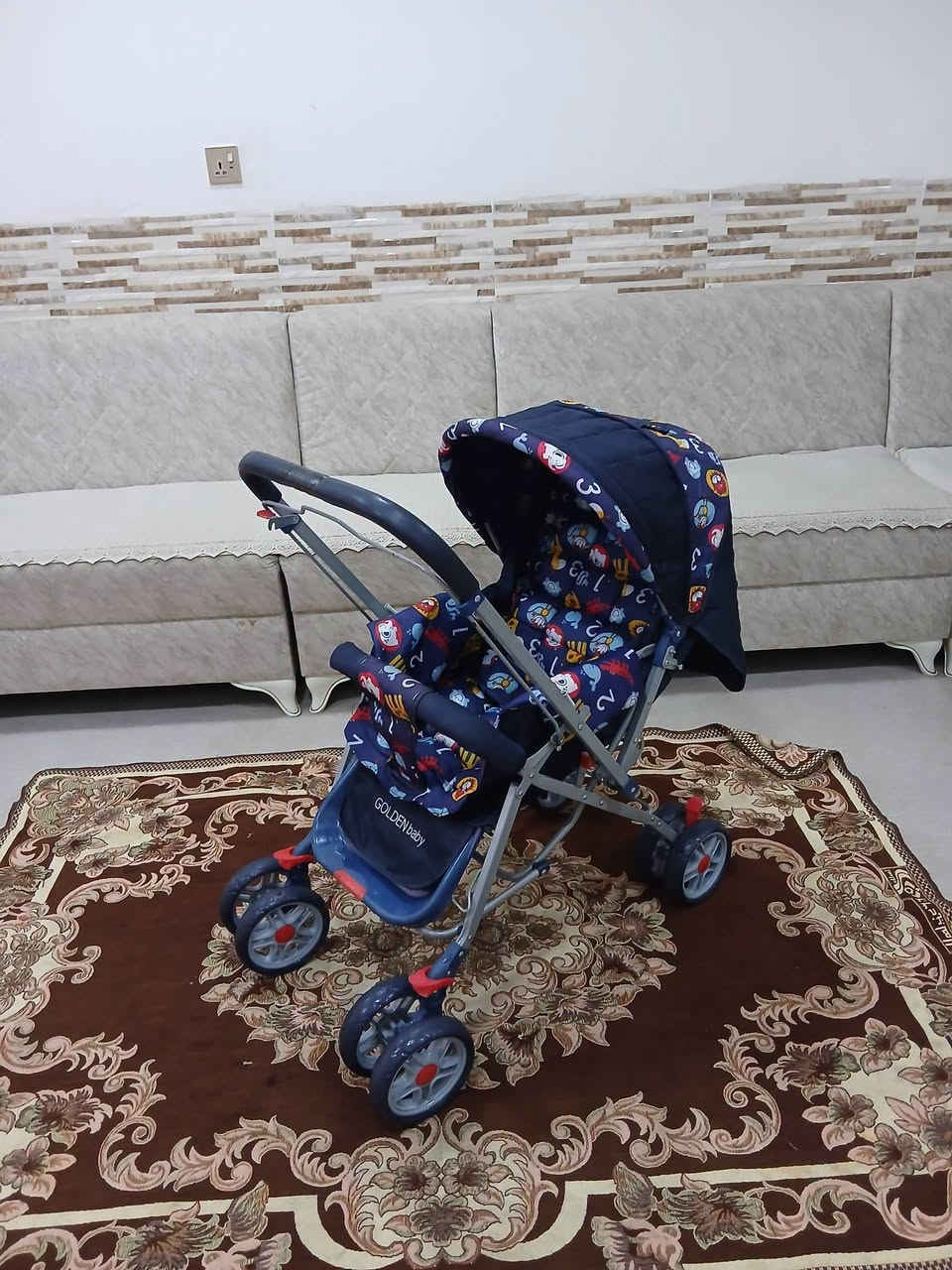 عربة أطفال • جديدة • قابلة للطي